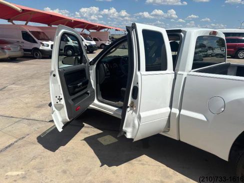 Used 2006 Mitsubishi Raider LS image 10