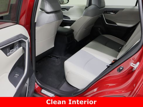 Used 2023 Toyota RAV4 XLE Premium image 30