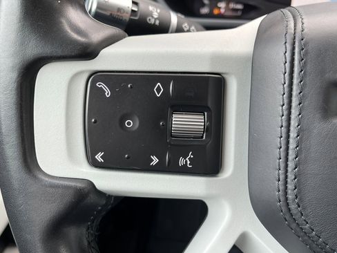 Used 2020 Land Rover Defender 110 SE image 16