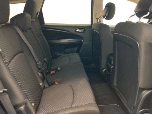 Used 2017 Dodge Journey SXT w/ Comfort/Convenience Group FWD image 19