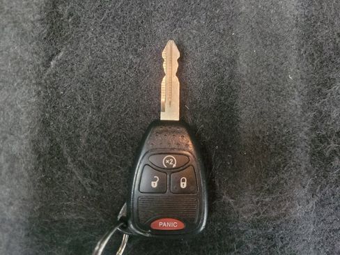 Used 2017 Jeep Compass Latitude w/ Sun/Sound Group AWD/4WD image 32