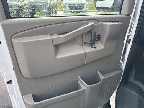 New 2024 GMC Savana 2500 w/ Driver Convenience Package RWD image 36