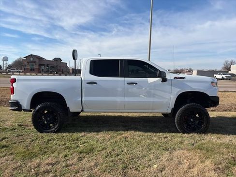 Used 2020 Chevrolet Silverado 1500 Custom Trail Boss w/ Custom Convenience Package AWD/4WD image 7