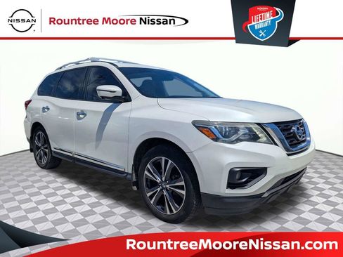 Used 2017 Nissan Pathfinder Platinum FWD image 1