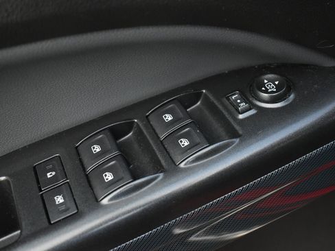 Used 2016 Chevrolet Colorado Z71 image 12