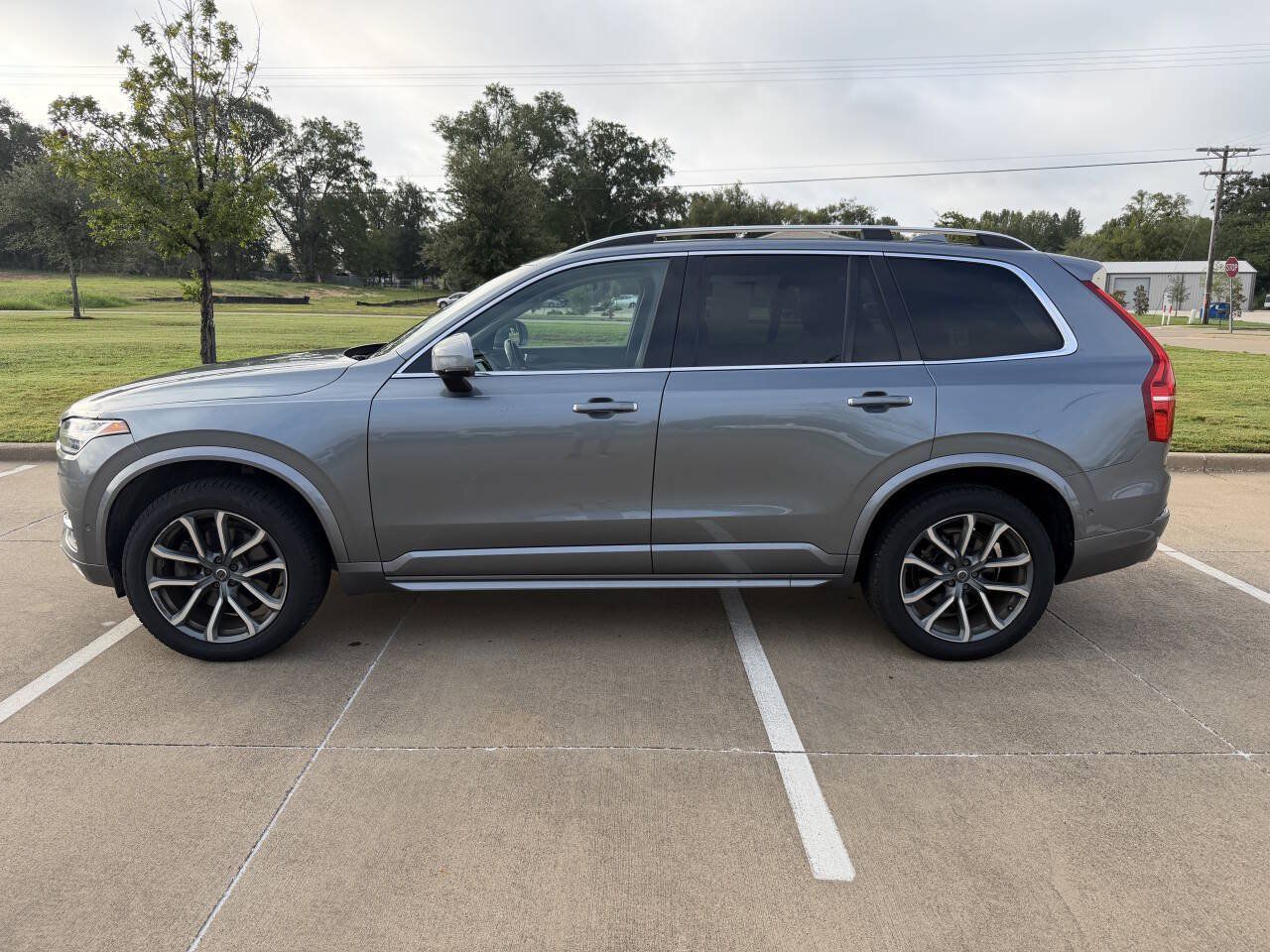 Used 2018 Volvo XC90 T6 Momentum w/ Convenience Package AWD/4WD image 22