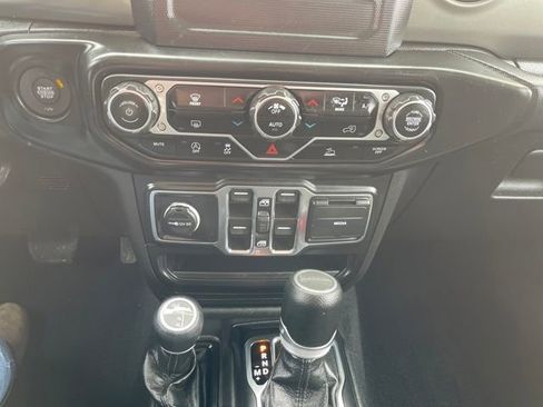 Used 2023 Jeep Gladiator Willys image 18