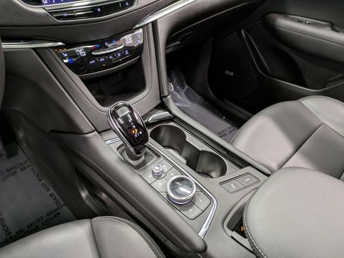 Used 2021 Cadillac XT5 Premium Luxury image 14