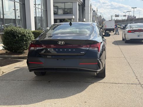New 2026 Hyundai Elantra Limited image 6