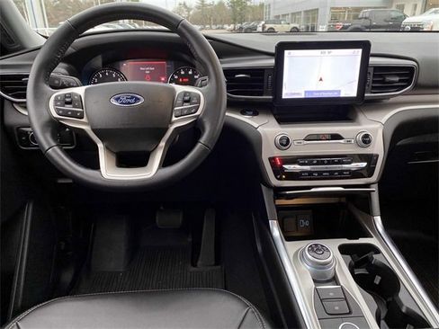 Used 2023 Ford Explorer XLT w/ Equipment Group 202A image 13