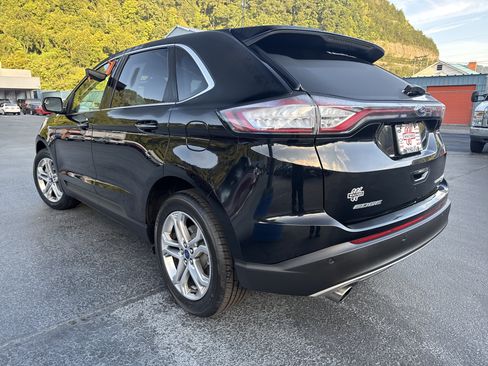 Used 2018 Ford Edge Titanium w/ Technology Package AWD/4WD image 5
