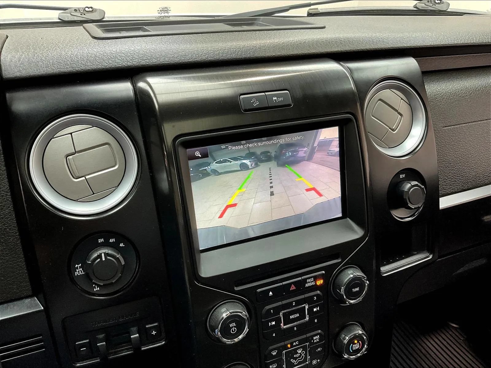 Used 2014 Ford F150 FX4 w/ Equipment Group 402A Luxury AWD/4WD image 26