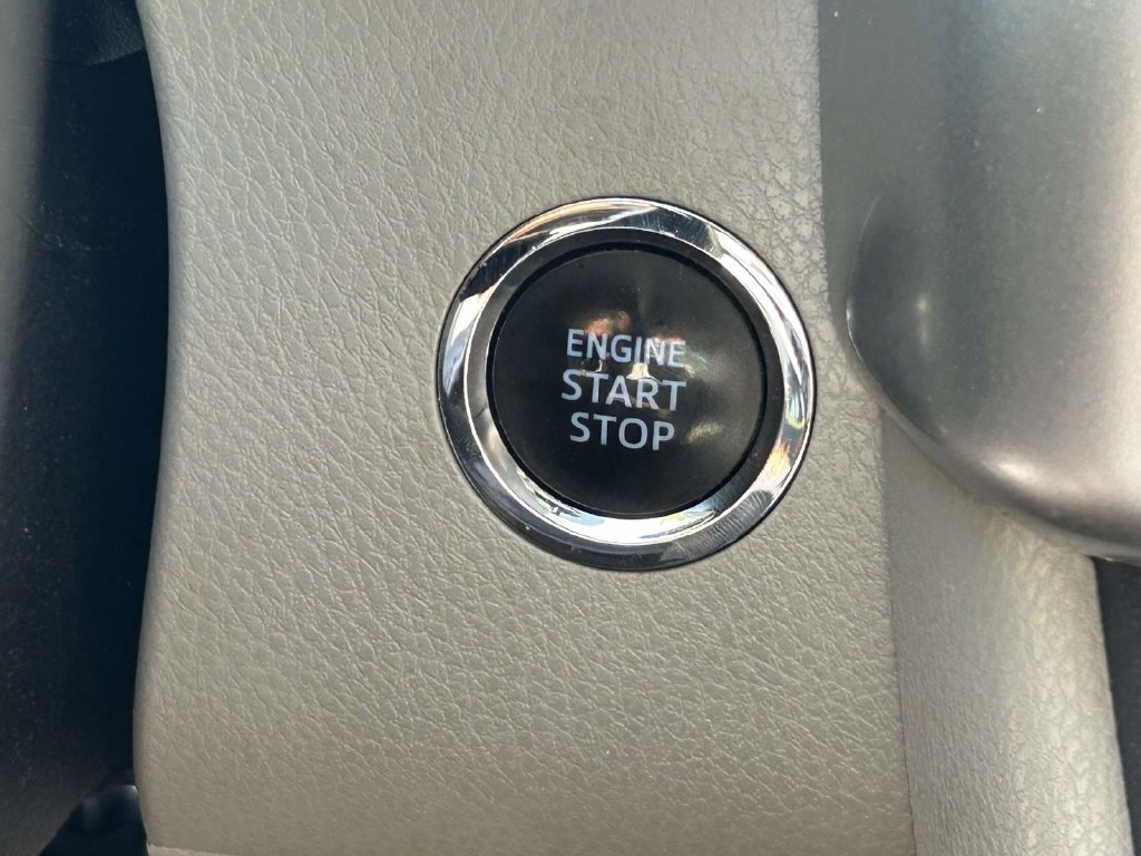 Used 2015 Toyota Highlander Limited FWD image 17