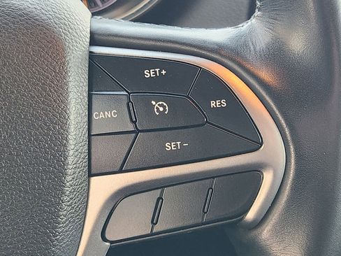 Used 2021 Jeep Grand Cherokee Laredo X RWD image 28