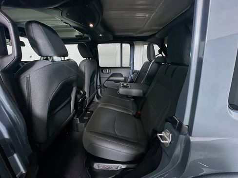 Used 2025 Jeep Wrangler Sahara w/ Safety Group image 29