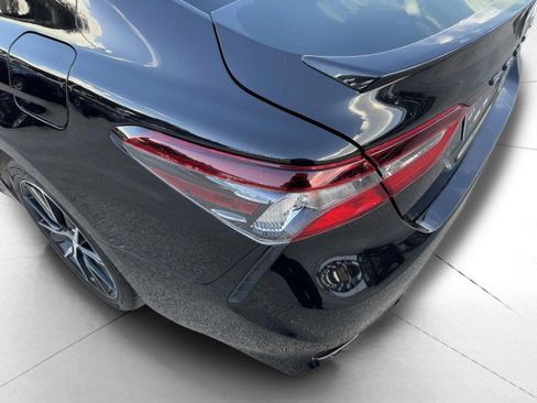 Used 2021 Toyota Camry SE w/ Carpet Mat Package (TMS) image 12