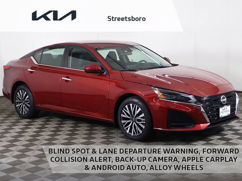 Used 2023 Nissan Altima 2.5 SV AWD/4WD image 1