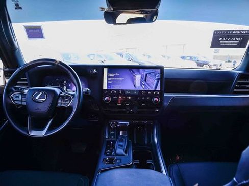 Used 2024 Lexus GX 550 w/ Accessory Package (31) AWD/4WD image 14