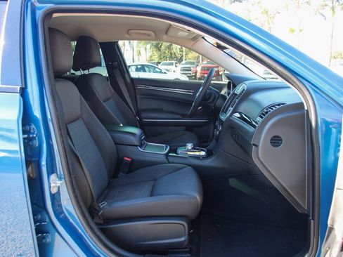 Used 2023 Chrysler 300 Touring w/ Sport Appearance Package image 32