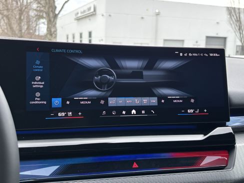 New 2026 BMW M5 Touring AWD/4WD image 32