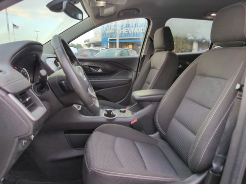 Used 2022 GMC Terrain SLE w/ Driver Convenience Package image 9