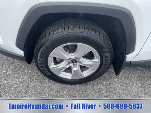 Used 2021 Toyota RAV4 XLE w/ Protection Package (TMS) AWD/4WD image 12