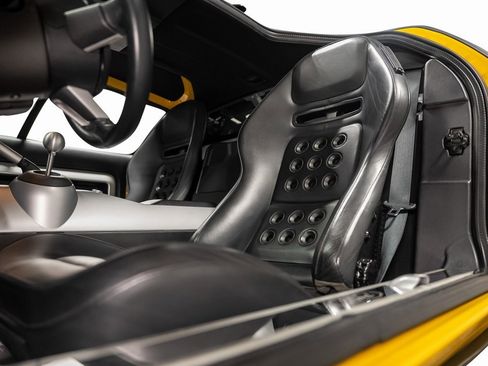 Used 2005 Ford GT image 38