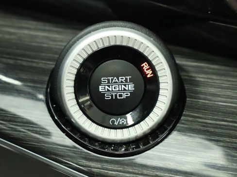 Used 2022 Jeep Wagoneer Series III w/ Premium Group I image 37