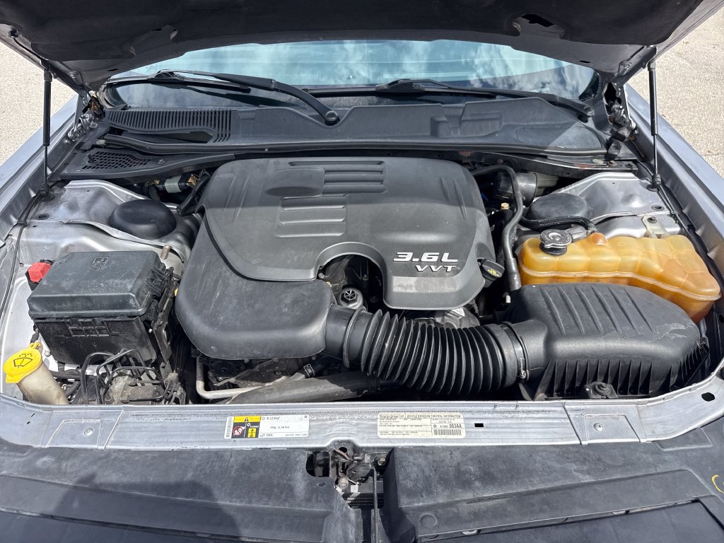 Used 2014 Dodge Challenger SXT RWD image 26