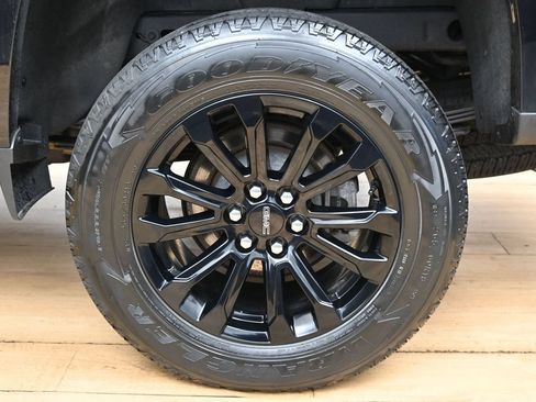 Used 2022 GMC Canyon Elevation w/ Elevation Premium Package AWD/4WD image 13