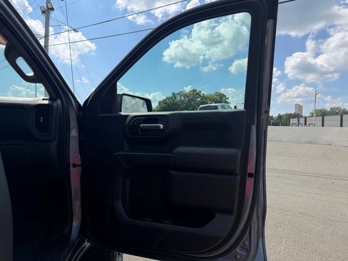 Used 2021 Chevrolet Silverado 1500 Custom Trail Boss AWD/4WD image 27