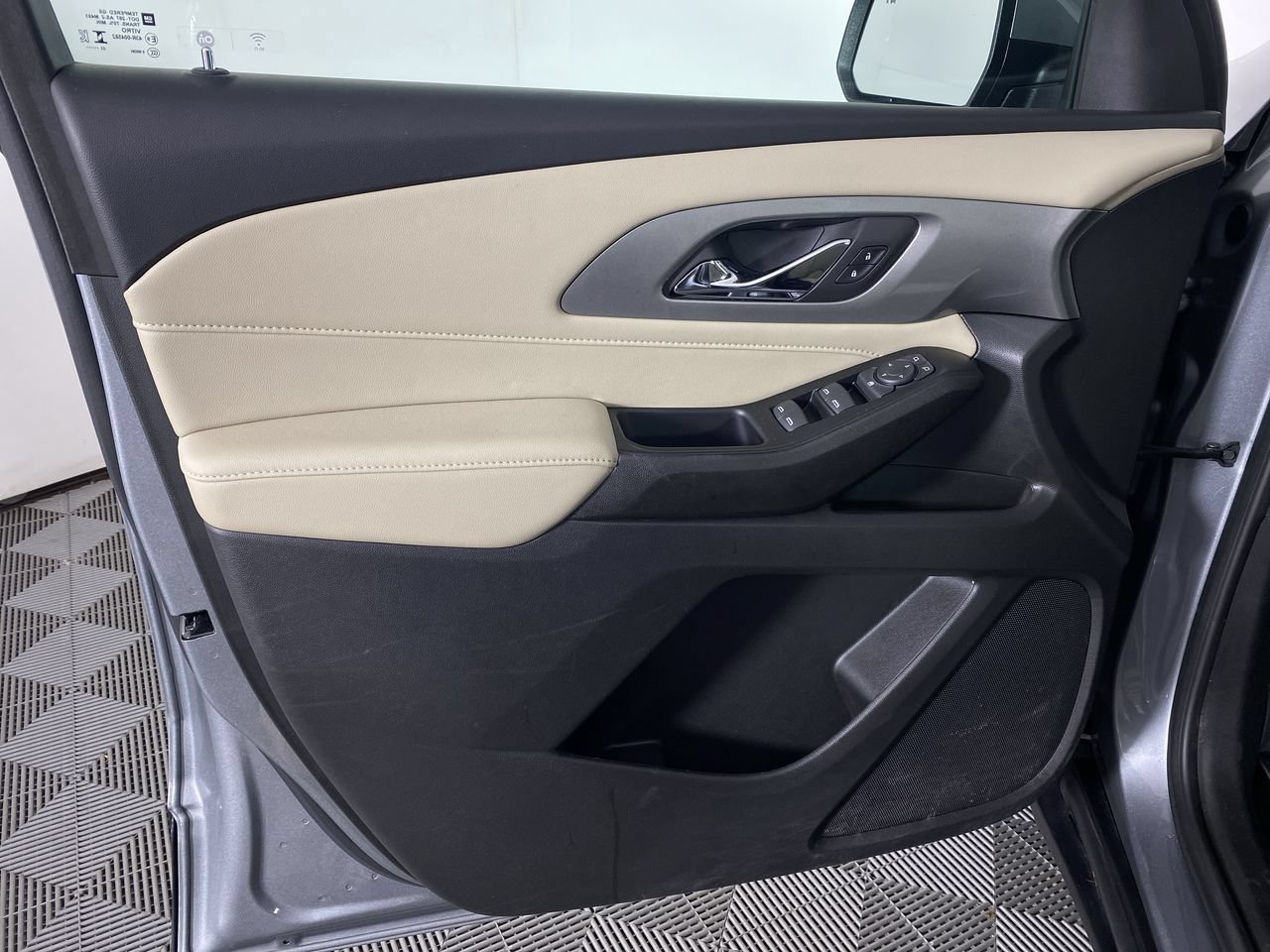 Certified 2023 Chevrolet Traverse LS w/ Safety Package AWD/4WD image 11