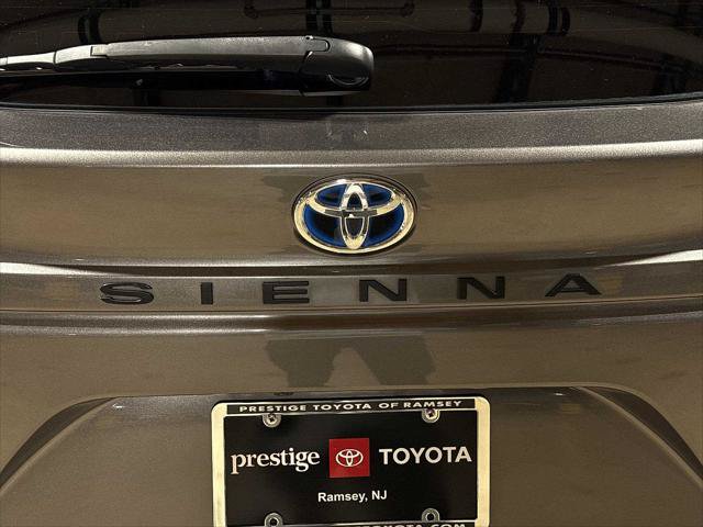 Certified 2022 Toyota Sienna LE FWD image 26