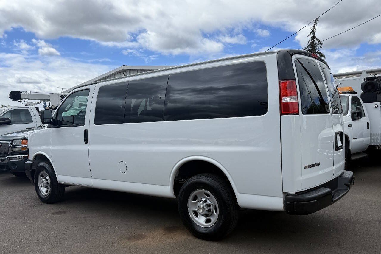 Used 2023 Chevrolet Express 3500 LS RWD image 8