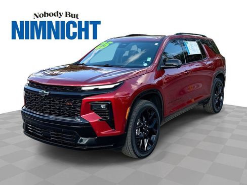 Used 2025 Chevrolet Traverse RS image 1