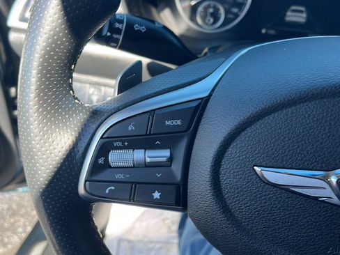 Used 2023 Genesis G70 2.0T AWD/4WD image 11