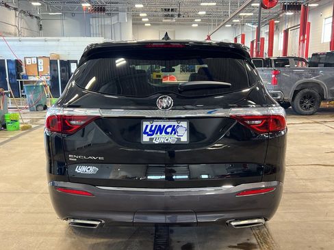 Used 2024 Buick Enclave Essence w/ Experience Buick Package image 3