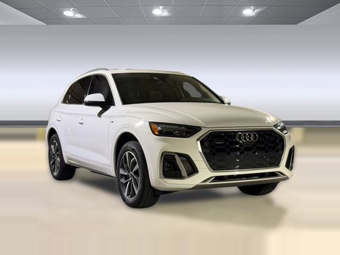 Used 2023 Audi Q5 2.0T Premium Plus w/ Premium Plus Package AWD/4WD image 7