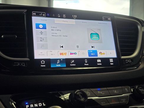 Used 2024 Chrysler Pacifica Touring-L image 29