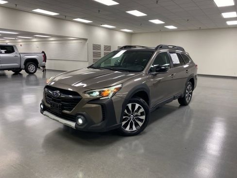 Used 2024 Subaru Outback Limited image 2