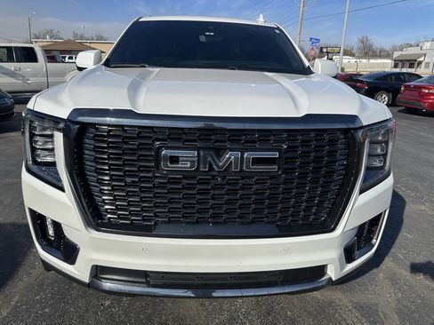 Used 2023 GMC Yukon XL Denali Ultimate image 4