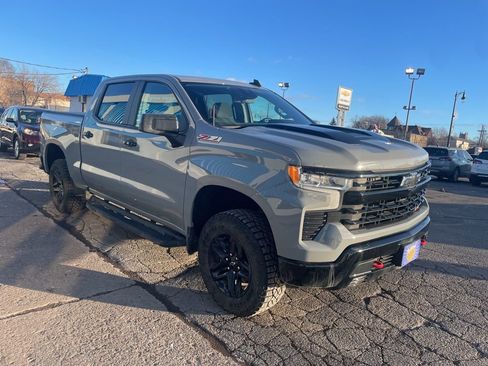 Used 2024 Chevrolet Silverado 1500 LT Trail Boss w/ Convenience Package II image 3
