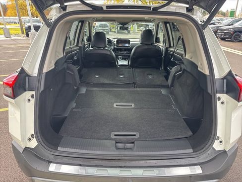 Used 2022 Nissan Rogue SL w/ SL Premium Package image 17