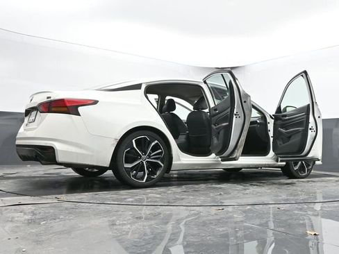 Used 2024 Nissan Altima 2.5 SR image 73