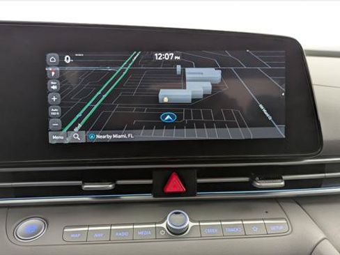 Used 2025 Hyundai Elantra SEL FWD image 26