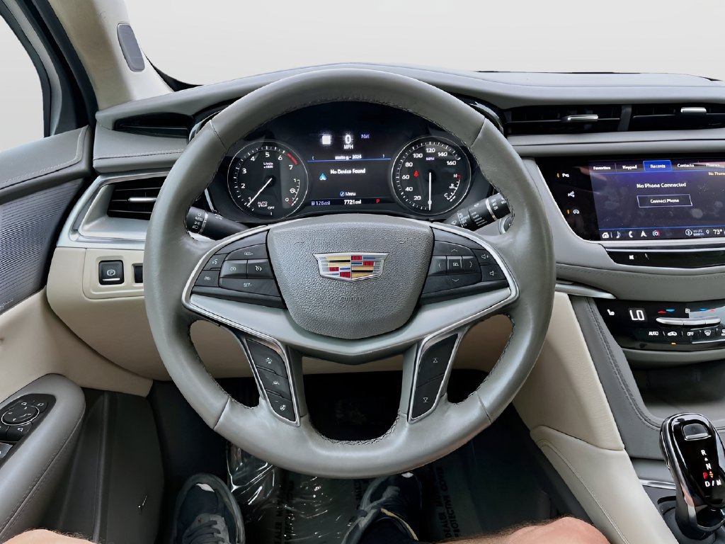 Used 2023 Cadillac XT5 Premium Luxury w/ Technology Package FWD image 11