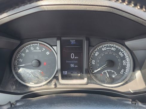 Used 2019 Toyota Tacoma TRD Off-Road w/ Technology Package AWD/4WD image 36