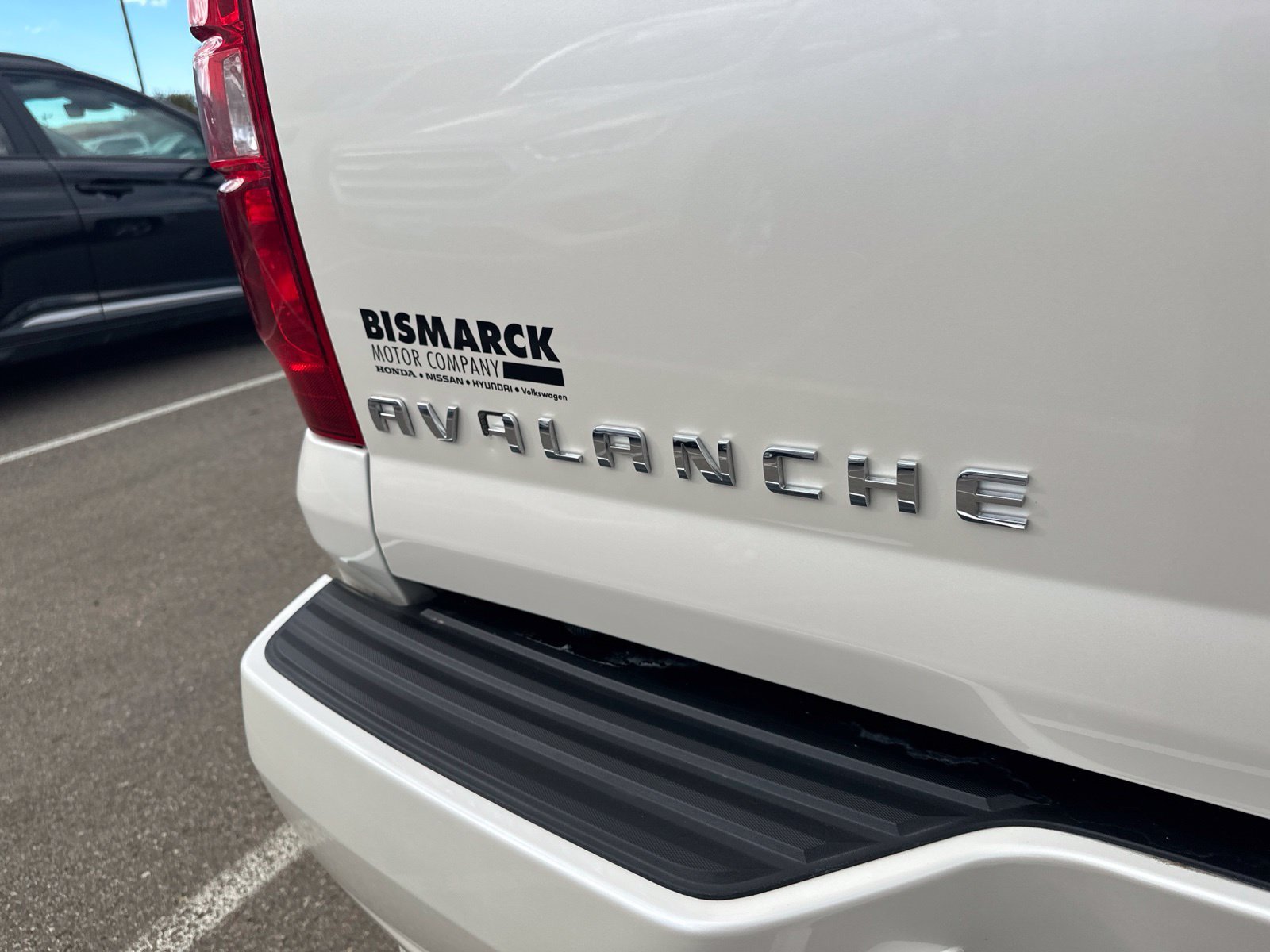 Used 2013 Chevrolet Avalanche LTZ AWD/4WD image 8