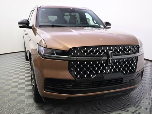 New 2026 Lincoln Navigator L Black Label AWD/4WD image 9