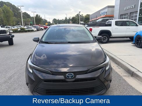 Used 2024 Toyota Corolla LE w/ LE Convenience Package FWD image 3
